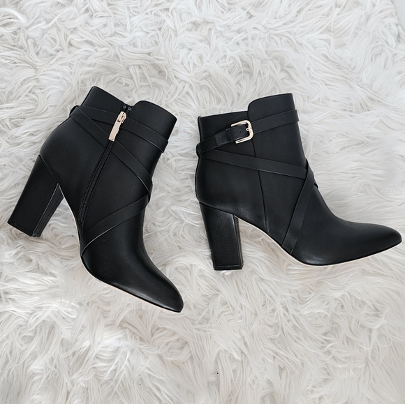 NEW L\'AGENCE Francine Elegant Pointed Toe Black Ankle Boots 9.5
